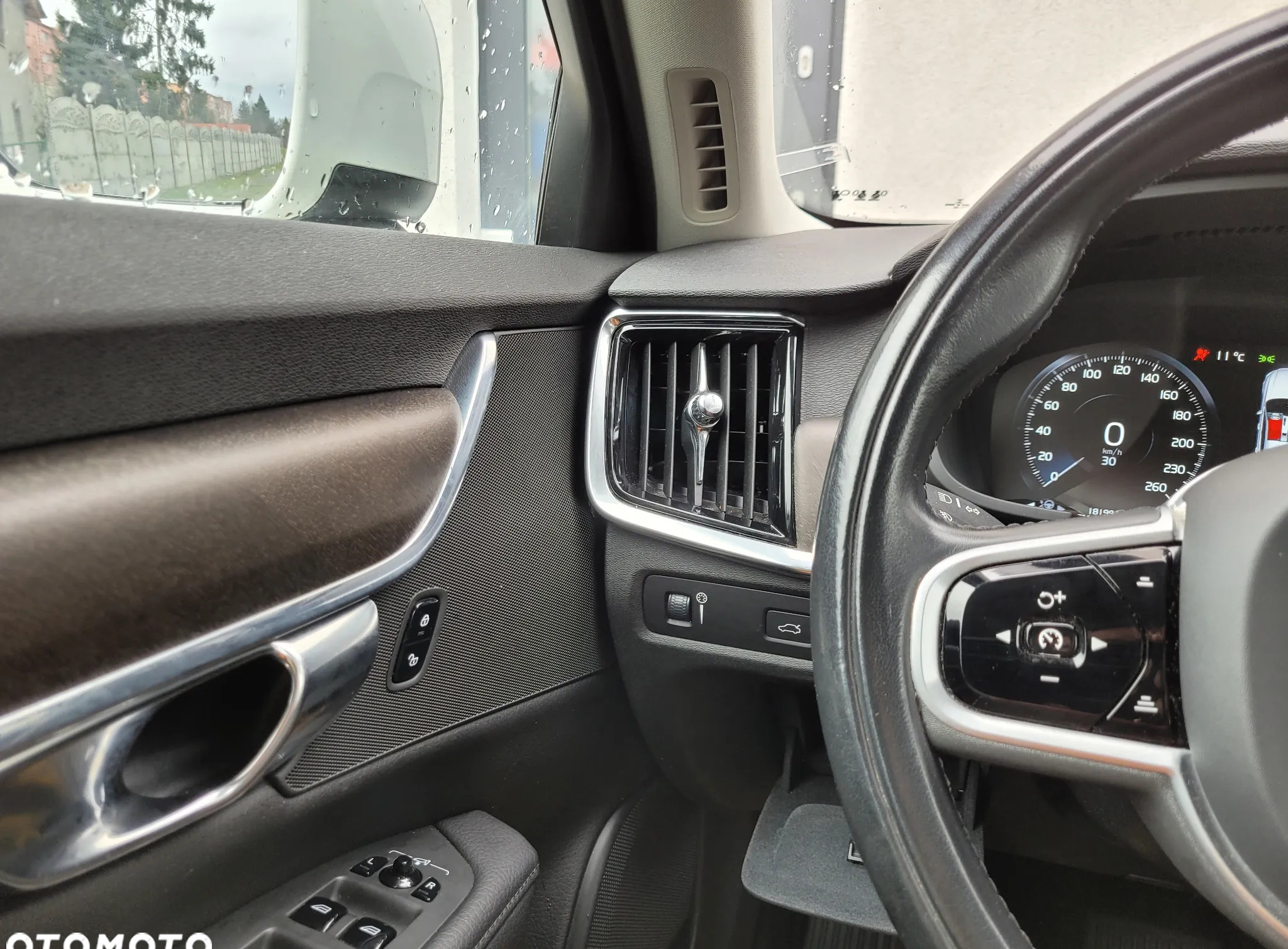 Volvo V90 Cross Country cena 129900 przebieg: 182000, rok produkcji 2020 z Zdzieszowice małe 704